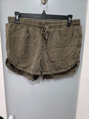 Kai Aloha Army Green Shorts  Size L  Drawstring Elastic Waist Layered